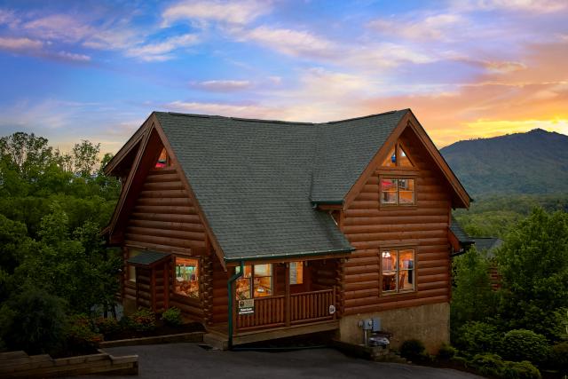Gatlinburg Log Cabin House